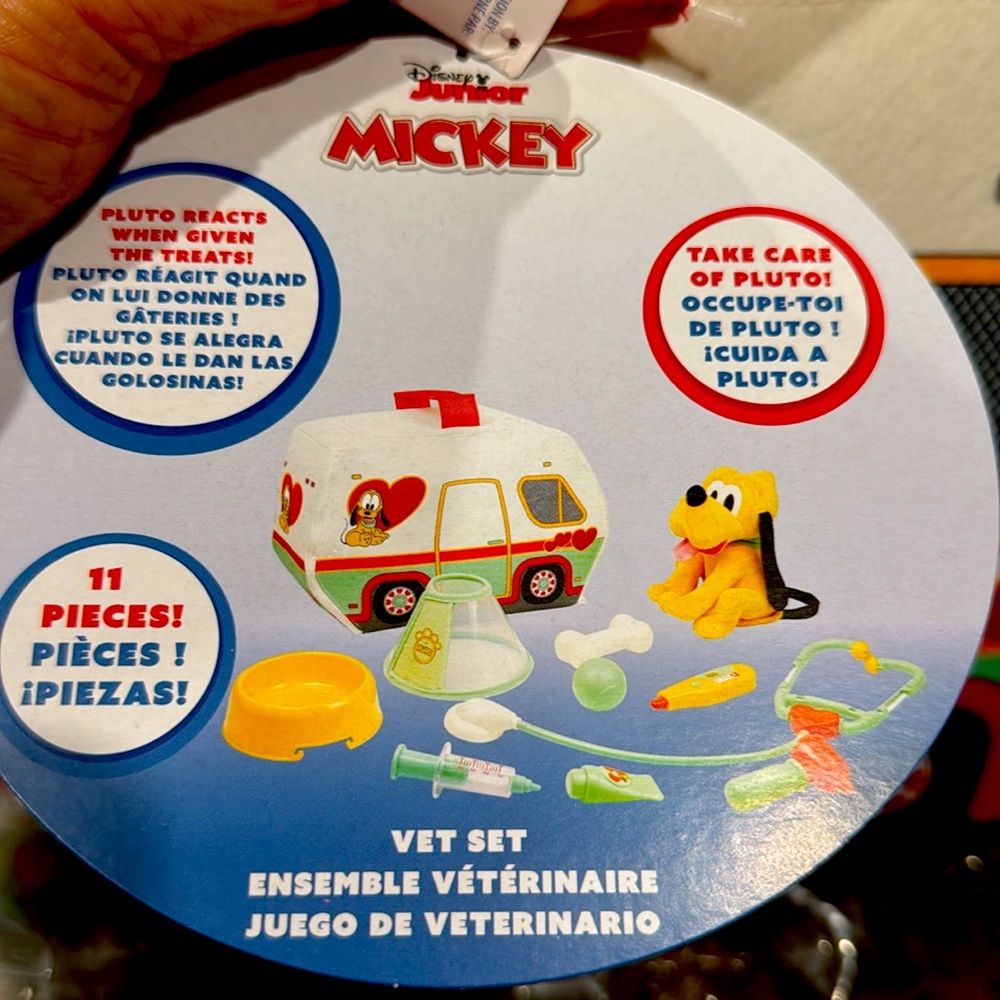 New Disney Junior Mickey Pluto Vet Set - Picture 2 of 9
